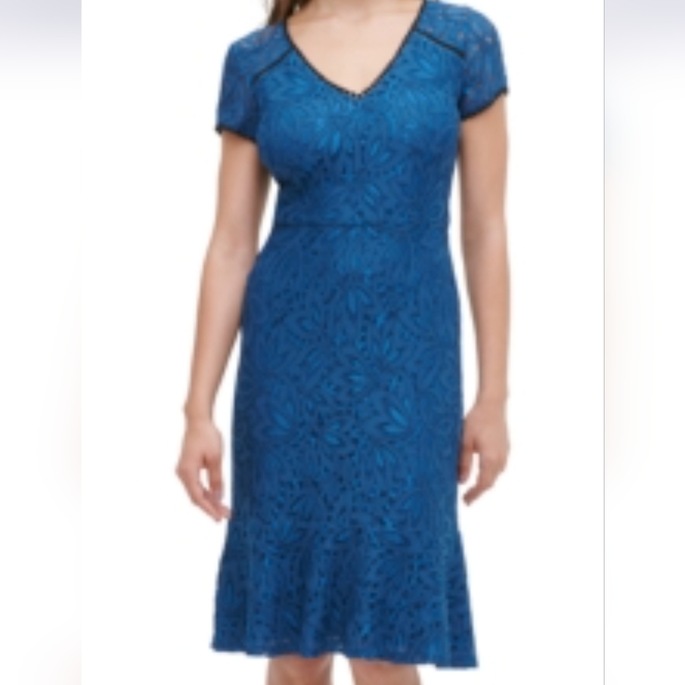 NWT KENSIE V-NECK ELEGANT Blue Lace Dress